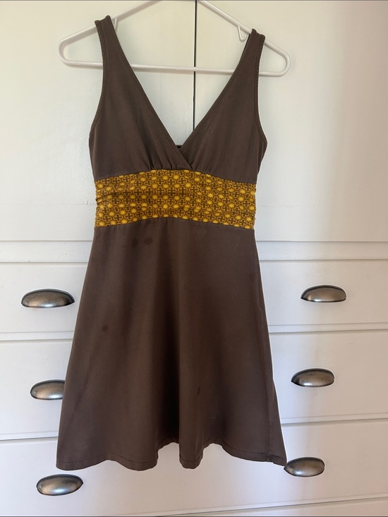 Patagonia Dresses & Skirts - Patagonia V-Neck Dress with Yellow Patterned Waistband